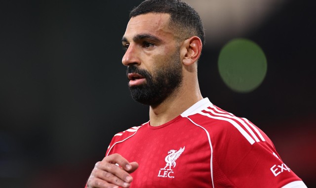 沙特欲加大力度引进萨拉赫，关键球员离队为利物浦球星打开大门